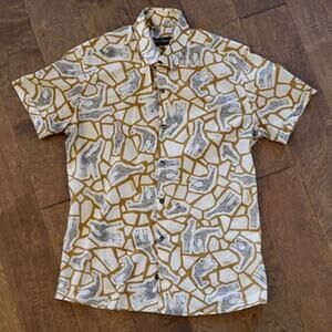 Salvatore Ferragamo Button Down Girrafe Print Shirt Cream Mens Size Medium